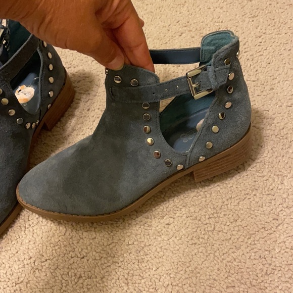 Booties - Picture 3 of 5